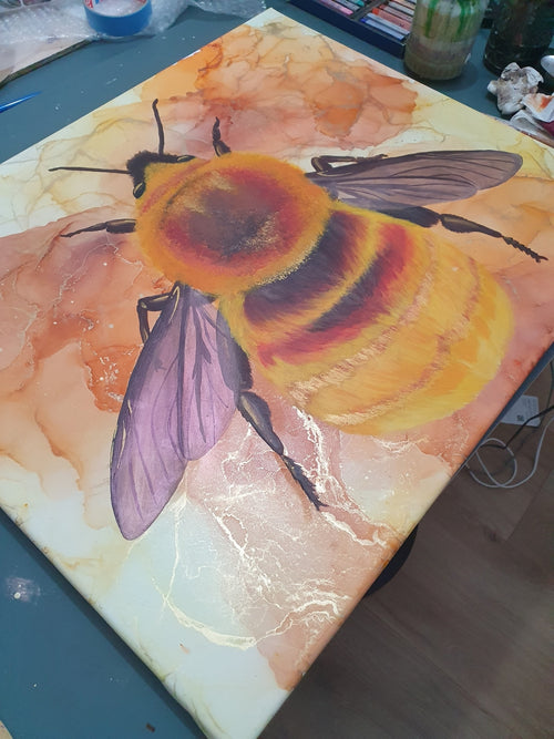 Ackerhummel | Kunstwerk aus Alkoholtinte & Acrylfarbe mit Goldhighlights | Original auf Leinwand